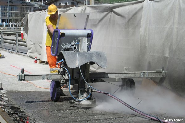 hydrodemolition on the base of a bridge